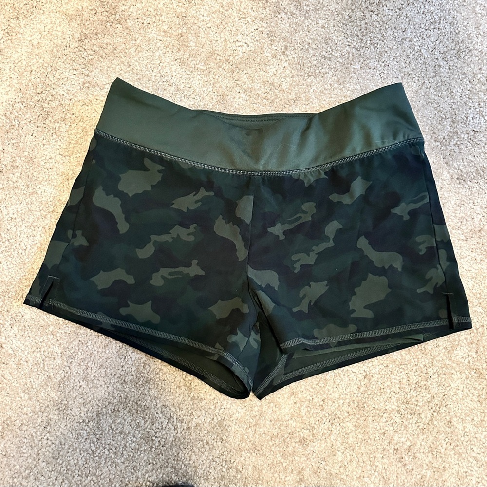 90° camouflage green shorts lined zipper pocket